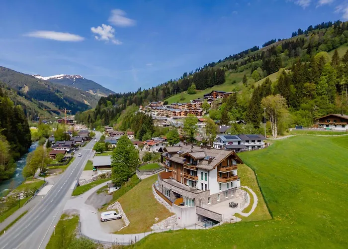 Drei Berge 4 * ザールバッハ・ヒンターグレム